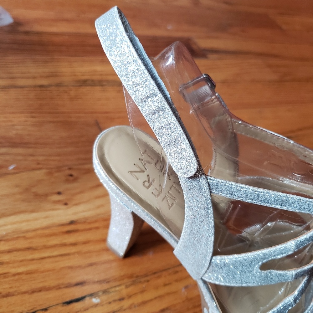 Heels - Picture 4 of 7